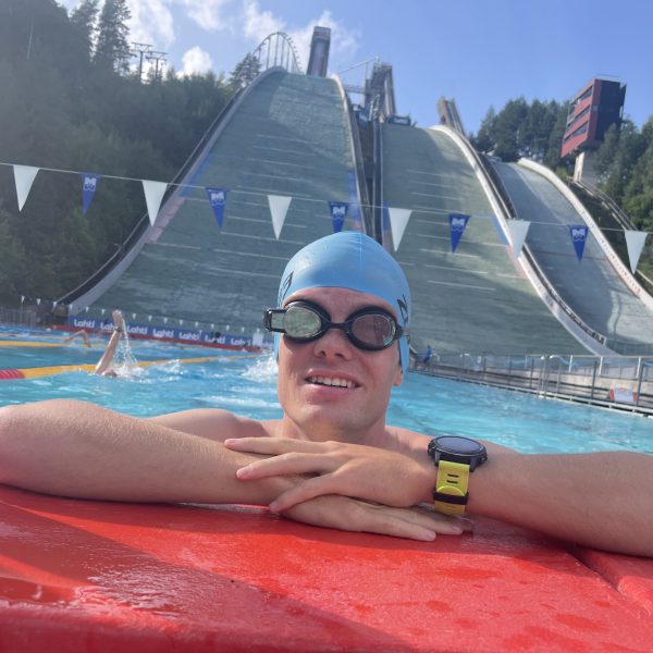 789709BA-1FA8-4917-90B2-26FEAF57F1B7_1_201_a